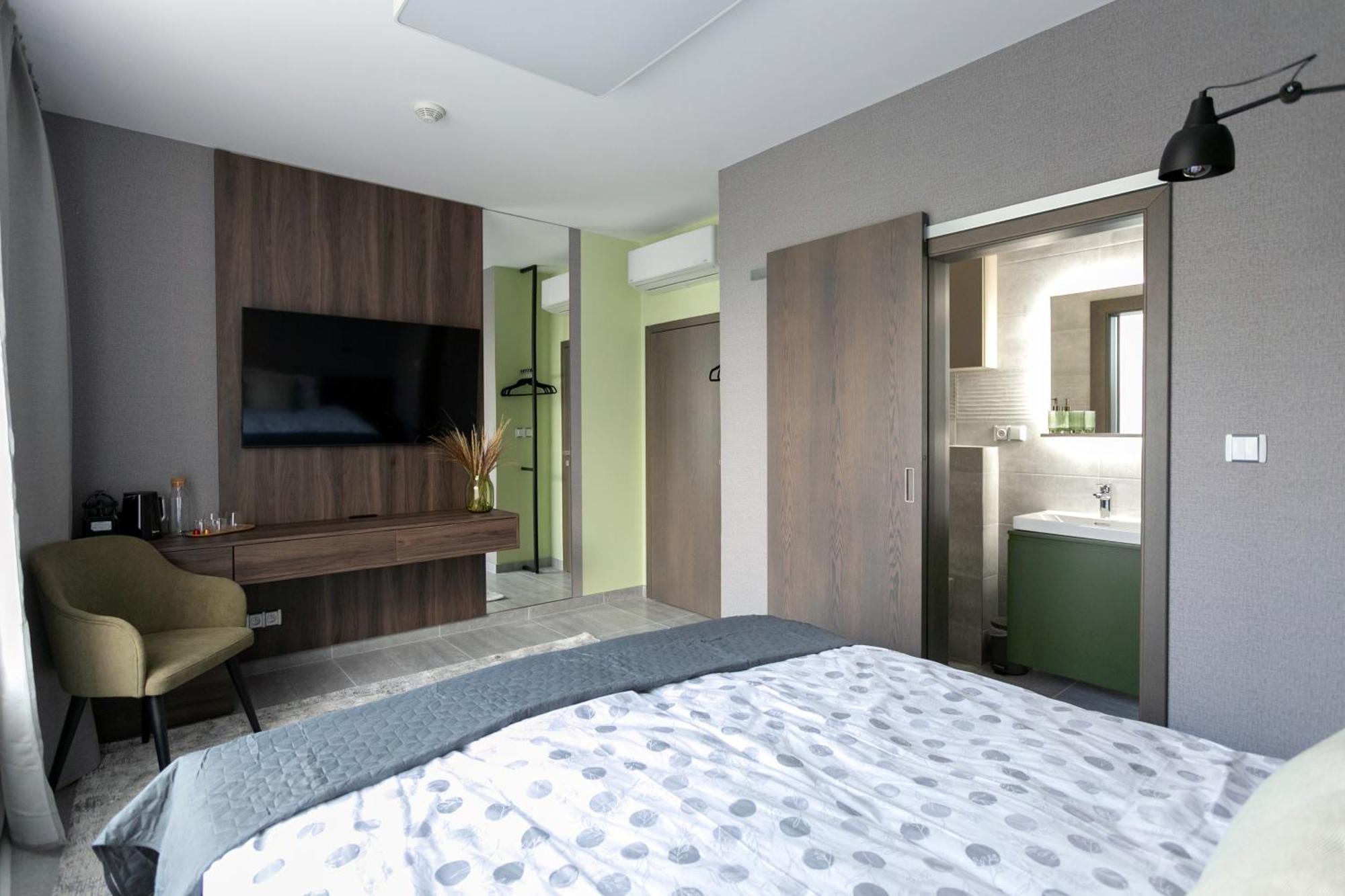 פראג Luong Europe Apartments מראה חיצוני תמונה